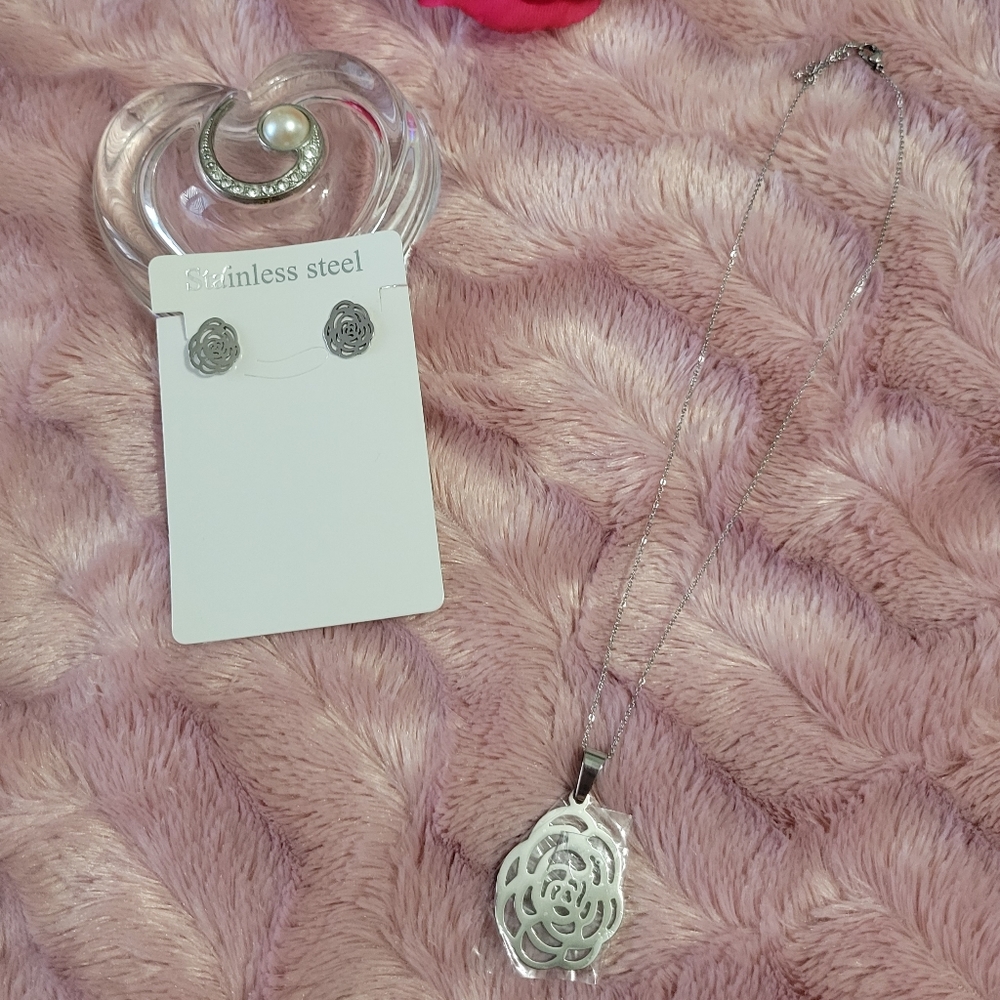 Flower Necklace set in SS